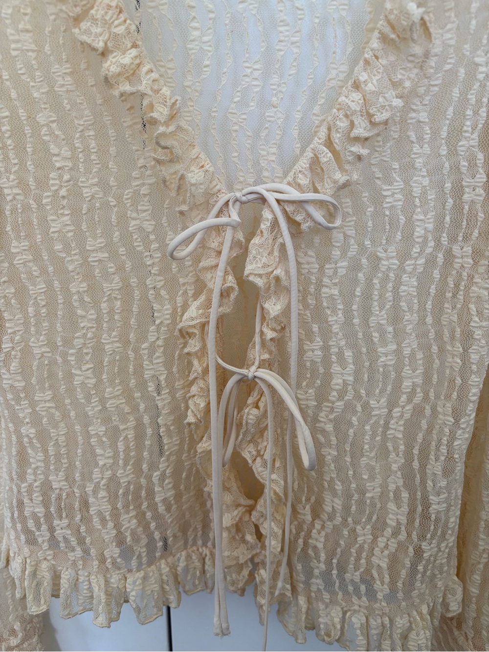 Astr Sheer Lace Ruffled Tie-Front Top - Cream. Size Small - Picture 9 of 10